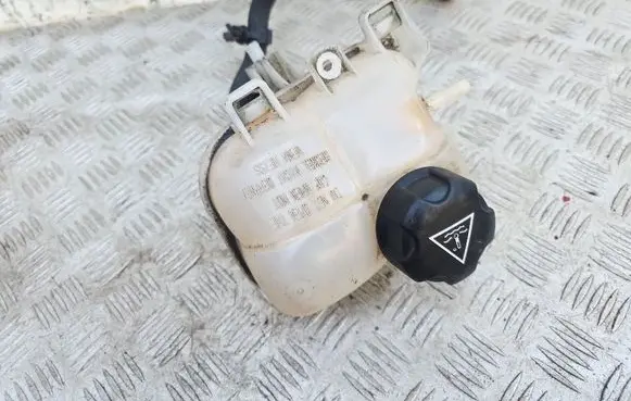 Mini One - Cooper Coupe R56 Coolant expansion tank/reservoir 7539267 17107539267