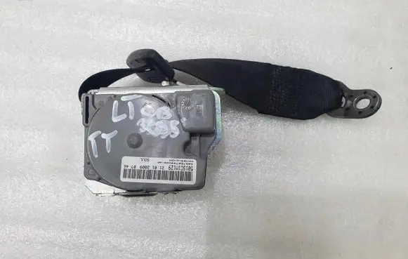 Audi TT Mk1 Rear seatbelt 8J8857805B