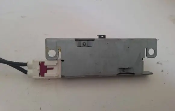Audi A4 S4 B8 8K Aerial antenna amplifier 7617310143 8K9035225