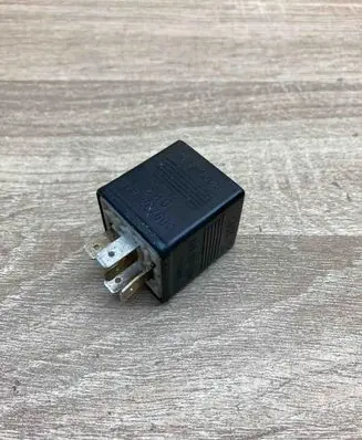 Audi A6 S6 C4 4A Other relay 8A0951253A 203