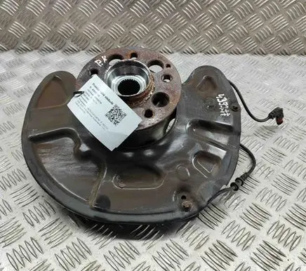 Mercedes-Benz E W212 Front wheel hub A2123303301 A2123320900