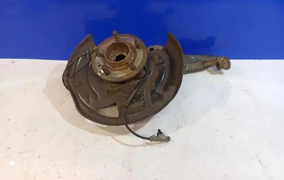 Land Rover Range Rover Sport L320 Front wheel hub RUB500120