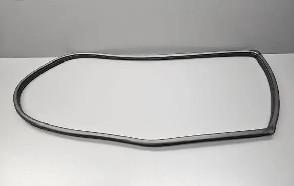 Rear door rubber seal (on body)