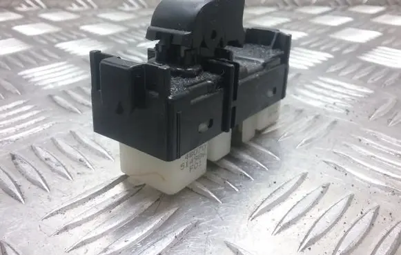 Lexus RX 330 - 350 - 400H Electric window control switch 8403048070 514986F01