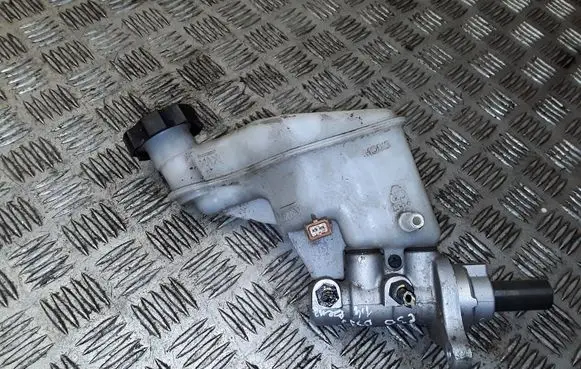 Hyundai i30 Master brake cylinder