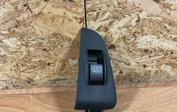 Toyota Avensis T250 Electric window control switch 7427205020