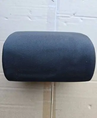 Volkswagen Golf VI Rear seat headrest 