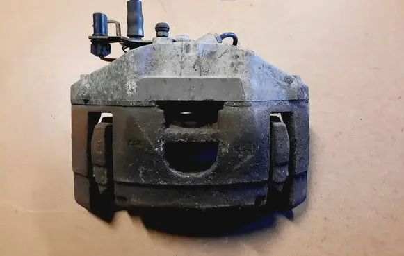 Front brake caliper