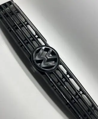 Volkswagen PASSAT B4 Front grill 3B0853653C