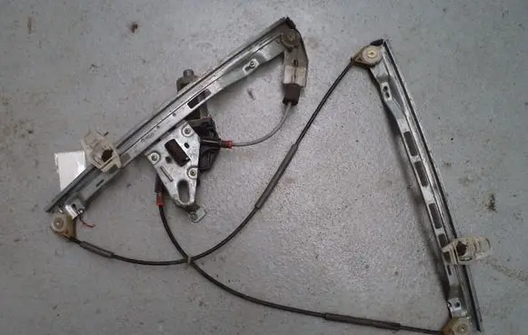 Peugeot 206 CC Front door window regulator with motor