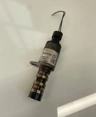 Opel Astra J Camshaft vanos timing valve 55567050 55567050D