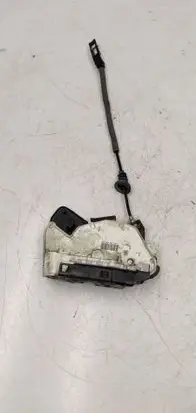 Volkswagen Golf VII Rear door lock 5K4839016R