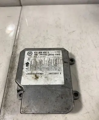Skoda Fabia Mk2 (5J) Airbag control unit/module 1C0909605K