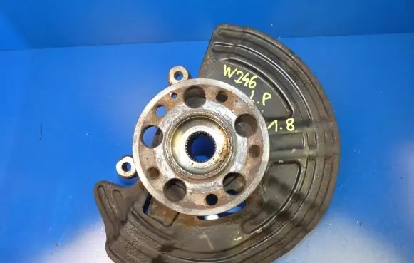 Mercedes-Benz B W246 W242 Front wheel bearing hub 