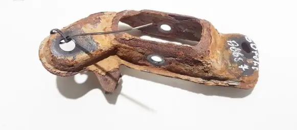 Ford Mondeo Mk III Bracket in trunk/boot 