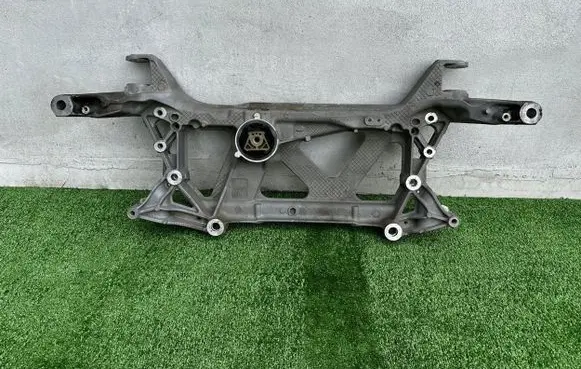 Volkswagen PASSAT B8 Front subframe 3Q0199369E
