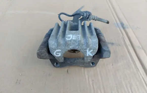 Volkswagen Jetta VI Rear brake caliper