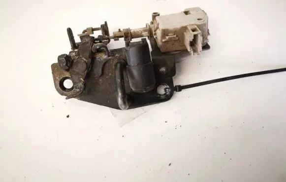 Skoda Fabia Mk1 (6Y) Rear door lock loop/hook striker 6y0827511a