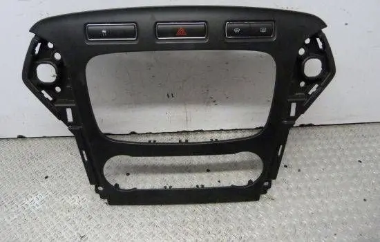 Ford Mondeo MK IV Radio/GPS head unit trim BS7118522
