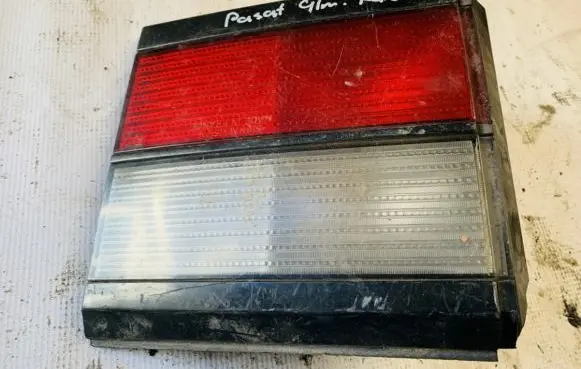 Volkswagen PASSAT B3 Tailgate rear/tail lights 333945108