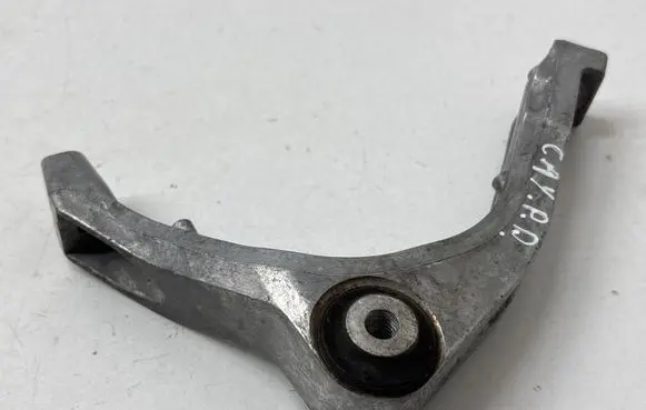 Porsche Cayenne (9Y0 9Y3) Engine mounting bracket 9Y0199353