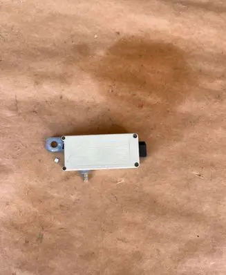 BMW 5 E39 Antenna control unit 65268368886