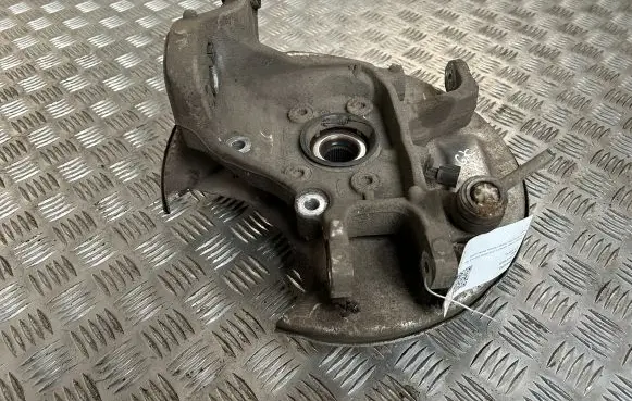 Rear wheel hub