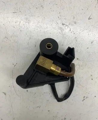 Volkswagen Touareg I Vacuum valve 7L0616751A