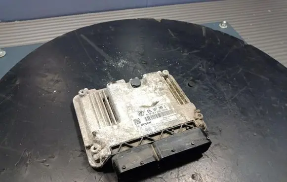 Volkswagen PASSAT CC Engine control unit/module ECU