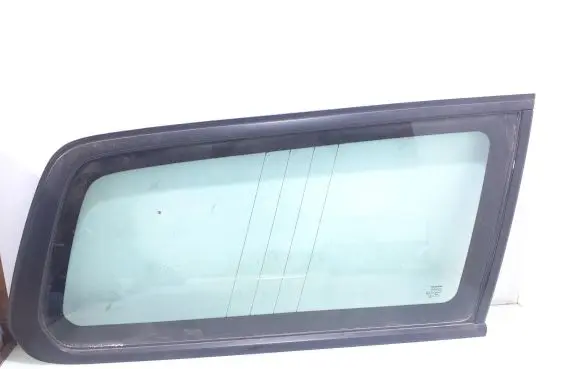 Volvo V70 Rear side window AS2