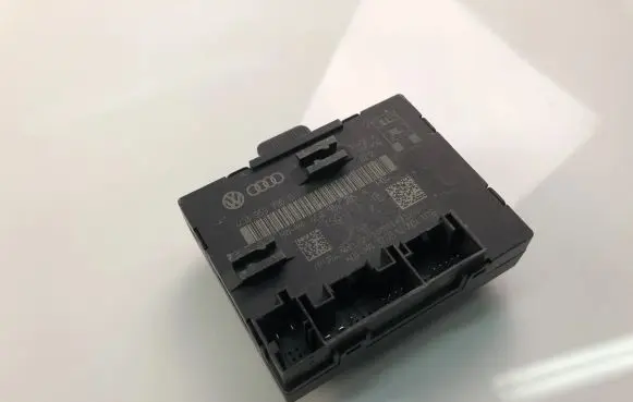 Volkswagen Golf VII Other control units/modules 4G8959795E
