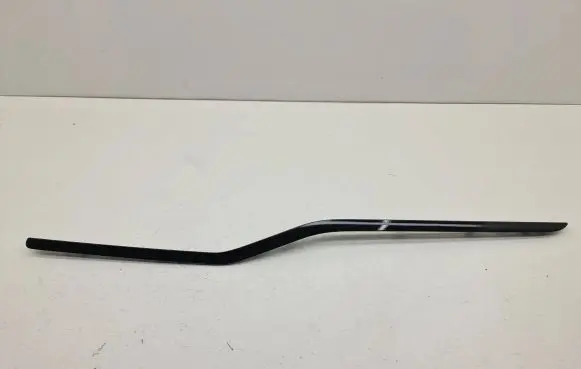 Dashboard glove box trim