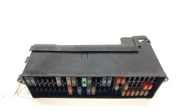 Volkswagen Touran I Fuse box set