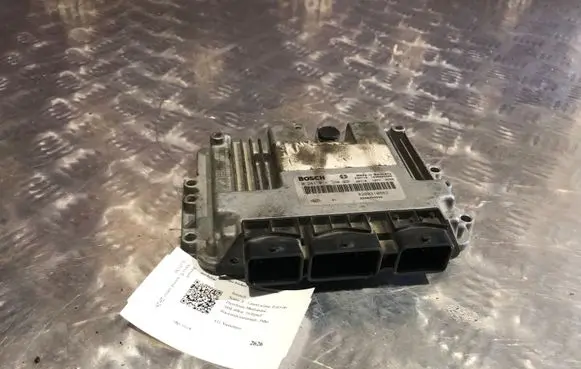 Renault Scenic II - Grand scenic II Engine control unit/module 0281011390