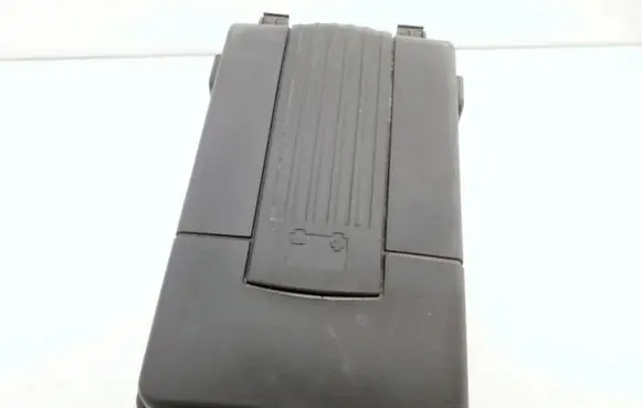 Volkswagen PASSAT B6 Battery box tray cover/lid 1K0915443A