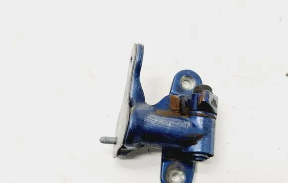 Mercedes-Benz B W246 W242 Front door lower hinge 