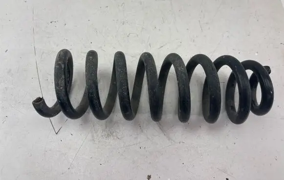 Mercedes-Benz C W205 Rear coil spring