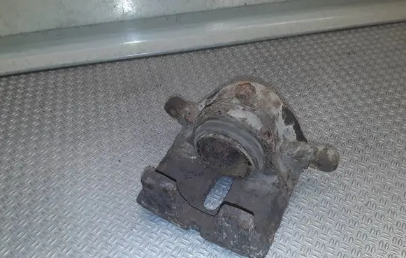 Land Rover Freelander Front brake caliper 