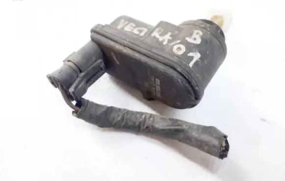Headlight level adjustment motor