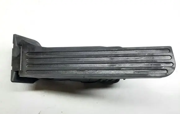 Volkswagen Golf Plus Accelerator throttle pedal 1K1721503S