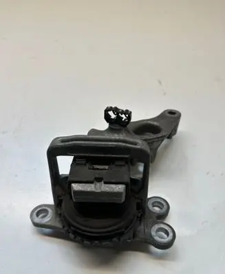 Engine mount bracket