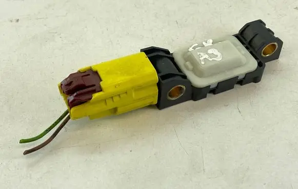 Audi A3 S3 A3 Sportback 8P Airbag deployment crash/impact sensor 4B0959643D 280205 010732