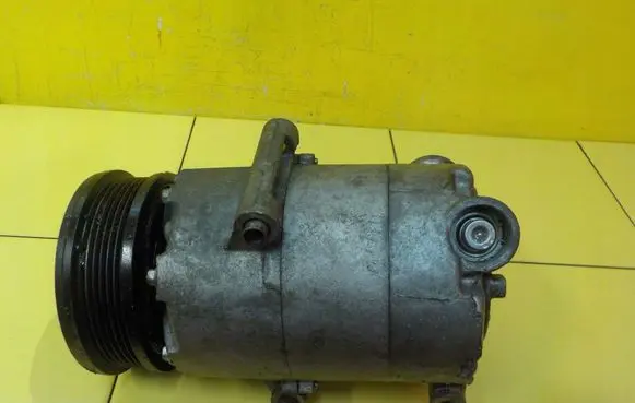 Volvo S60 Air conditioning (A/C) compressor (pump) 31332616 B4164T3