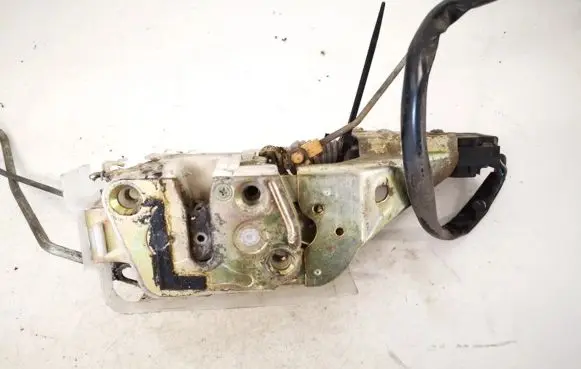 Mazda 323 Front door lock