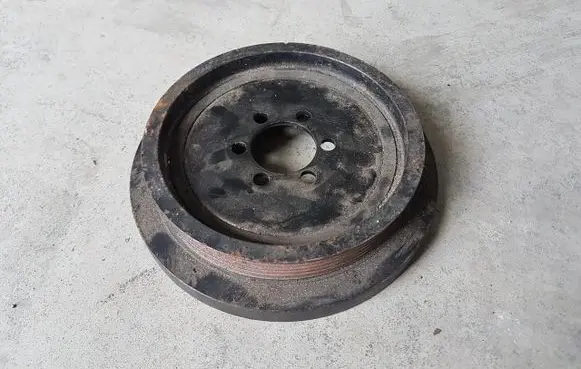 BMW 5 E60 E61 Crankshaft pulley