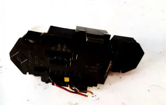 Volkswagen PASSAT B4 Tail light bulb cover holder 3A9945257