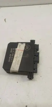 Mercedes-Benz E W210 Door control unit/module 2108207526
