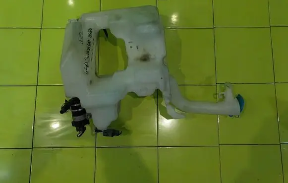 Honda Insight Windshield washer fluid reservoir/tank HLC22039 RP50