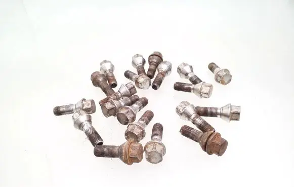 Volvo V70 Nuts/bolts 