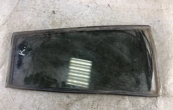 Toyota Land Cruiser (HDJ90) Rear vent window glass 